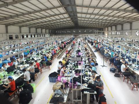  Hiện tại nền kinh tế Việt Nam sản phẩm thô nhiều, làm gia công, lắp ráp nhiều, năng suất thấp 