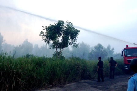 Lực lượng cảnh sát PCCC tham gia chữa cháy