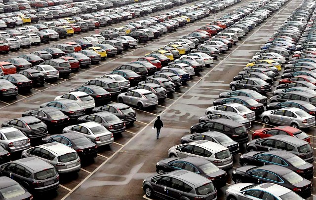 Nga trả đũa EU bằng lệnh cấm nhập xe hơi cũ và hàng tiêu dùng
