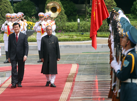 Lễ đón chính thức Tổng thống Ấn Độ Pranab Mukherjee tại Phủ Chủ tịch sáng ngày 15/9 (Ảnh Hữu Nghị)