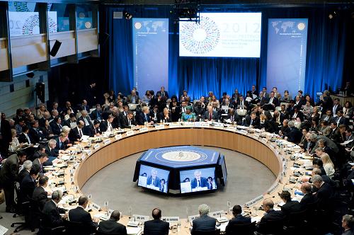 IMF: rủi ro tài chính có thể “nhấn chìm” đà phục hồi kinh tế thế giới