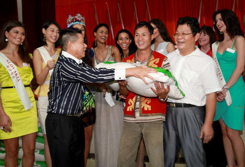 Ông Hoàng Kiều đã đóng góp hơn 100 tỷ đồng cho công tác từ thiện