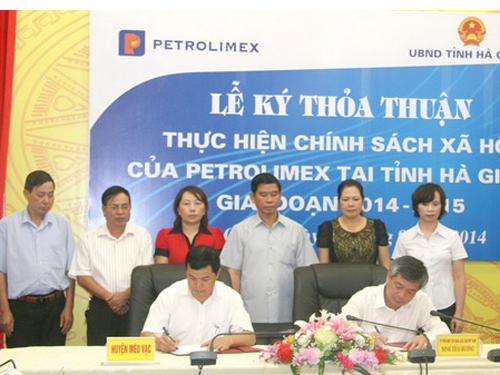 Petrolimex hỗ trợ 2 huyện Đồng Văn và Mèo Vạc 19 tỷ đồng