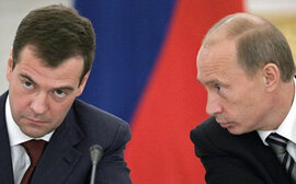 Putin hô, Medvedev ứng: Nước Nga về đâu?