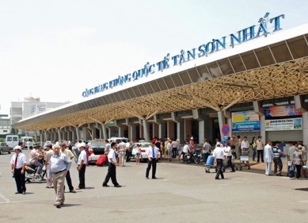 Mở rộng sân bay quốc tế Tân Sơn Nhất là giải pháp không hiệu quả