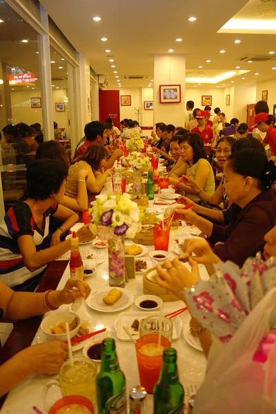 Hệ thống 4 nhà hàng Shi Fu tại Tp.HCM