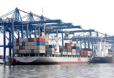 Cách chức lãnh đạo cảng biển nếu xếp container quá tải trọng