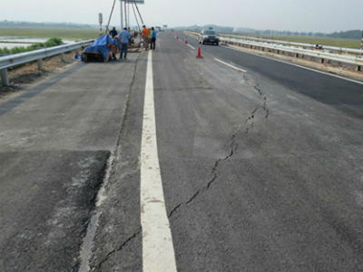 Bộ trưởng Thăng báo cáo Thủ tướng về vết nứt mặt đường cao tốc Nội Bài - Lào Cai