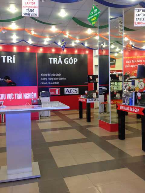 Các quầy giao dịch của Công ty TNHH ACS Việt Nam đặt tại các điểm bán hàng ở Hà Nội