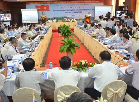 Các đại biểu tham gia Hội thảo Quốc gia về phát triển đảo Lý Sơn tại Quảng Ngãi.