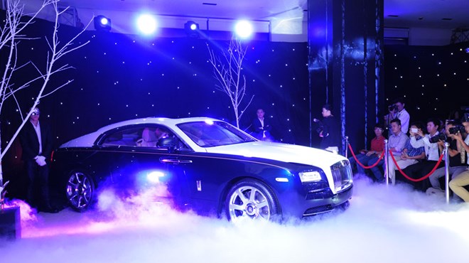 Mẫu Coupe Rolls-Royce Wraith trị giá gần 19 tỷ vừa về Việt Nam.