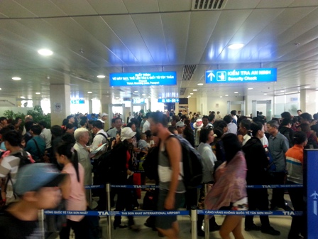 Sân bay “tệ nhất châu Á”: Sân bay quốc tế xứng tầm… địa phương?