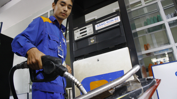 Doanh nghiệp được tăng giá xăng dầu khi giá cơ sở tăng vượt 3%