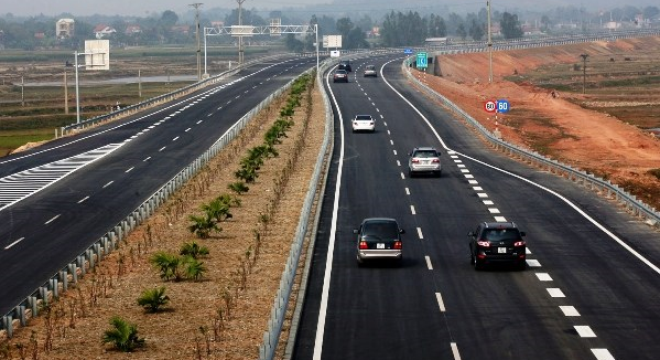 Phó Thủ tướng yêu cầu công khai nguyên nhân nứt mặt đường cao tốc Nội Bài – Lào Cai