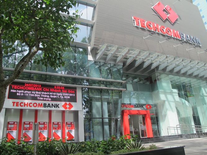 Techcombank mua hơn 25 triệu cổ phần Vietnam Airlines, lãi trước thuế 1.100 tỷ