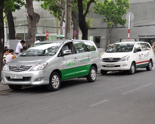 15 hãng xe Hà Nội đồng loạt giảm cước taxi