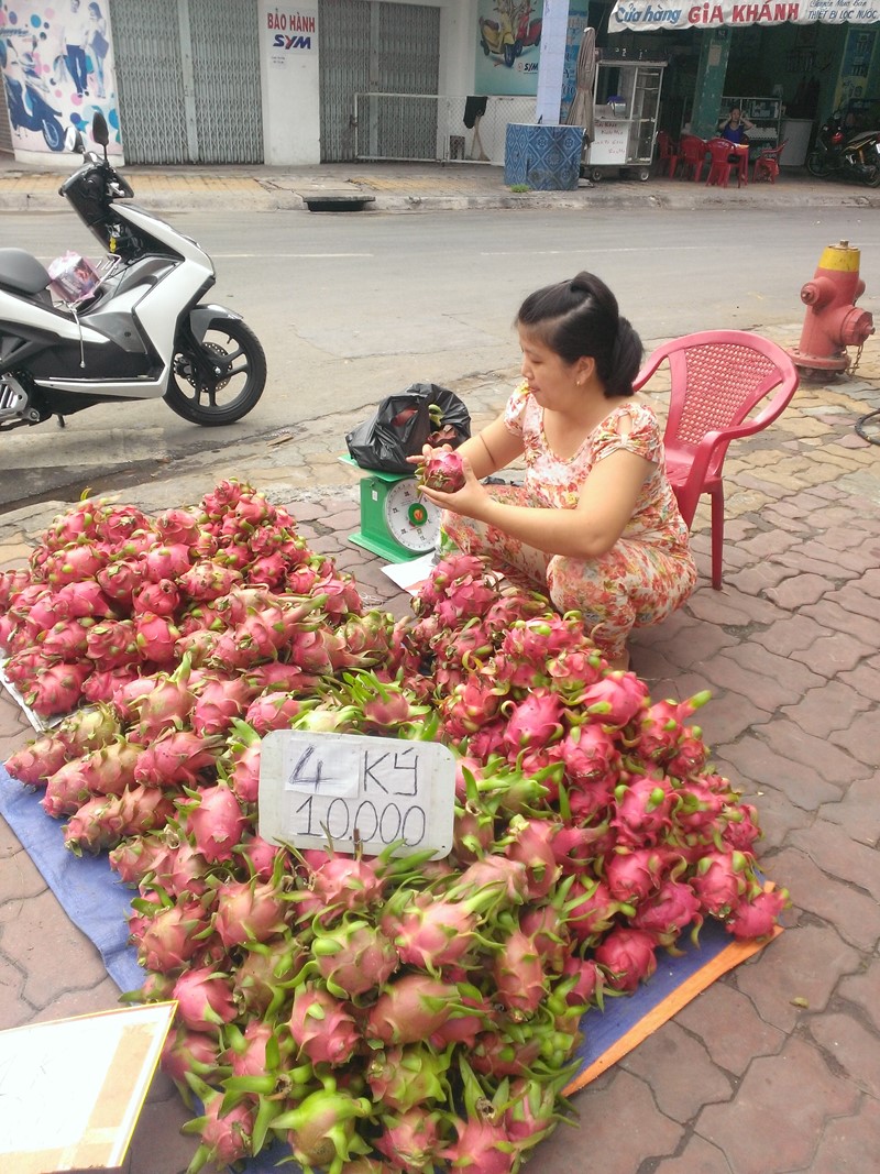 Tại đường Trương Định (thành phố Tân An, Long An), giá cao hơn một chút là 2.500 đồng/kg.