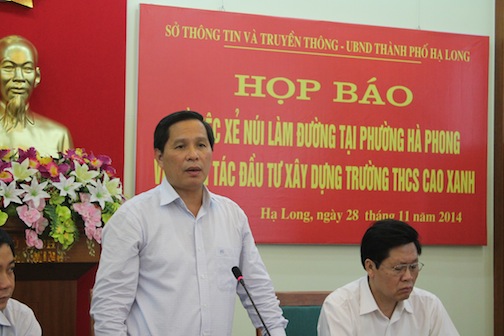 Lãnh đạo TP Hạ Long và đại diện các cơ quan liên quan tỉnh Quảng Ninh tại buổi họp báo.