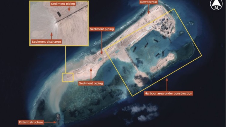 Ảnh vệ tinh cho thấy Trung Quốc tiến hành xây dựng trái phép trên bãi đá Chữ Thập.