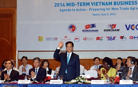 Thủ tướng tham dự Diễn đàn Doanh nghiệp Việt Nam cuối kỳ năm 2014