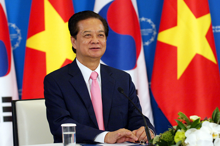 Thủ tướng Nguyễn Tấn Dũng tại cuộc họp báo về chuyến thăm Hàn Quốc.