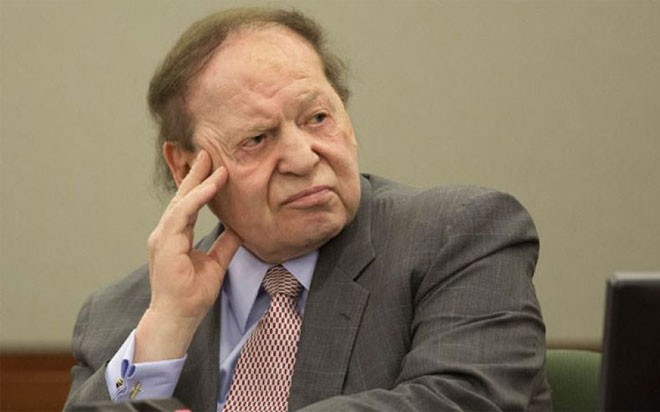 <b>5. Sheldon Adelson</b><br><br>Quốc gia: Mỹ<br>Lĩnh vực: Sòng bạc<br>Công ty: Las Vegas Sands<br>Giá trị tài sản ròng vào tháng 12/2013: 35,3 tỷ USD<br>Giá trị tài sản ròng vào tháng 12/2014: 30,1 tỷ USD<br>Mức giảm tài sản: 5,2 tỷ USD, -15%