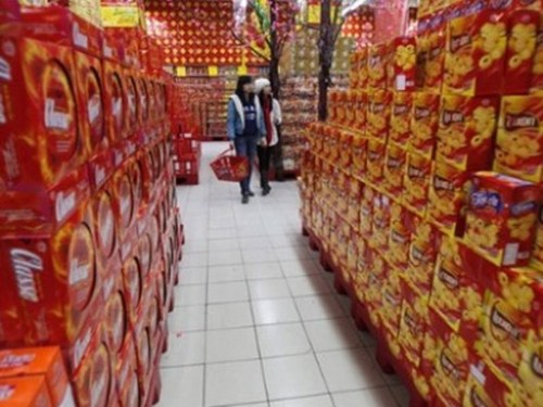 Thị trường Tết Ất Mùi 2015: Bánh kẹo Việt nhiều nhưng vẫn lép vế