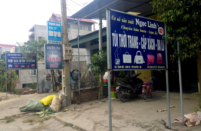 Những cửa hàng vừa sản xuất, vừa đổ buôn túi fake hàng hiệu giá chỉ vài chục nghìn ở Thao Nội