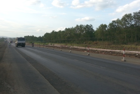 Dự án Nâng cấp mở rộng Quốc lộ 1 đoạn qua tỉnh Bình Định (ảnh chụp tháng 7/2014)