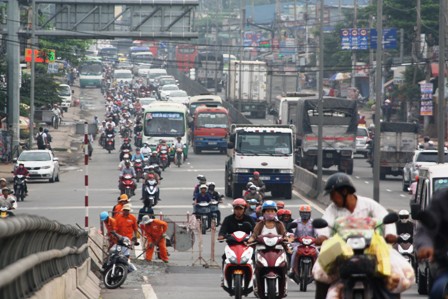 TPHCM lần thứ 2 đề xuất thu phí đường bộ xe máy