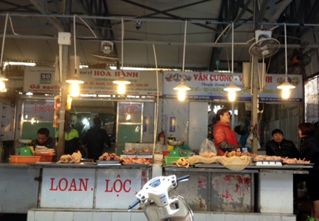 Thực phẩm tại các chợ ở Hà Nội đang tăng giá từng ngày