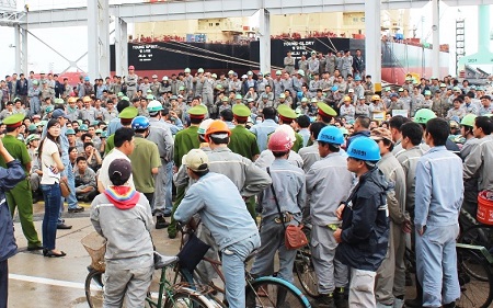 2.500 công nhân tàu biển Hyundai Vinashin đình công