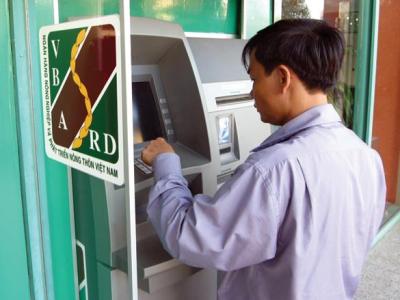 Theo phản ánh của người dân, tình trạng ATM hết tiền vẫn diễn ra