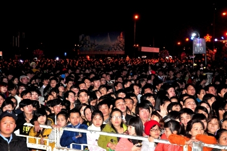 Hàng vạn người dân Đà Nẵng cùng đếm ngược đón năm mới
