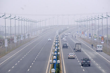 Tổng chiều dài đường là 12km, cho phép 6 làn xe chạy với vận tốc tối đa 80km/h.