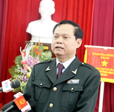 Tổng Thanh tra Huỳnh Phong Tranh trả lời với PV báo chí bên lề hội nghị.