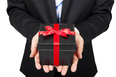 Yêu cầu báo cáo việc tặng quà, nhận quà Tết không đúng quy định