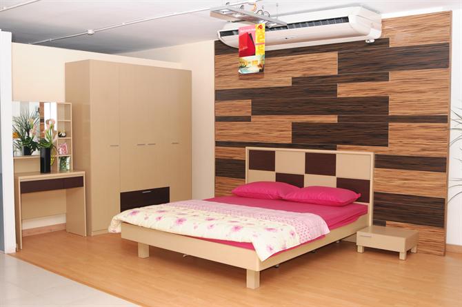 Sử dụng nội thất có kích thước nhỏ giúp tăng không gian phòng ngủ