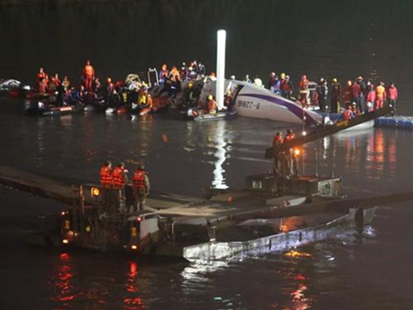 23 người chết trong tai nạn máy bay tại Đài Loan
