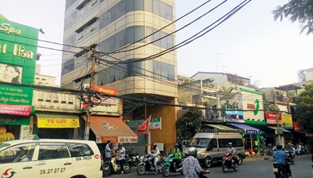 Trụ sở Cty H.T nằm trong tòa nhà cao tầng trên đường Lê Quang Định. Ảnh: Việt Văn.