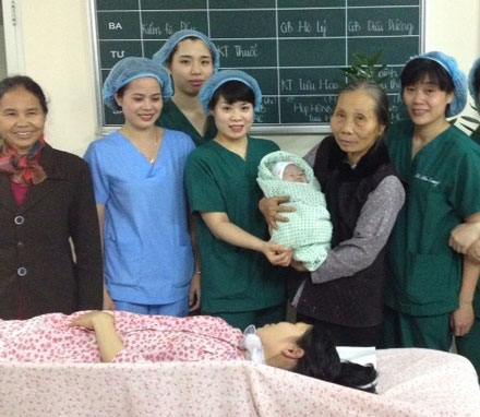 Công dân đầu tiên của bệnh viện Phụ sản Hà Nội chào đời nặng 3,6kg.
