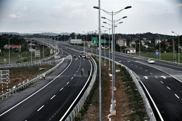 công trình, hiện đại, trong điểm, kỷ lục, dài nhất, cầu Nhật Tân, cao tốc Nội Bài - Lào Cai, nhà ga T2