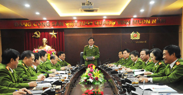Thiếu tướng Nguyễn Đức Thịnh, Cục trưởng Cục Cảnh sát kinh tế đang triển khai công việc tại đơn vị.
