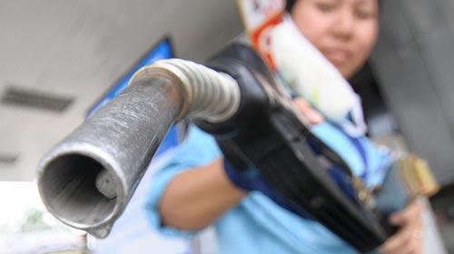Xăng dầu suýt tăng “sốc” 2.500 đồng ngay sau Tết