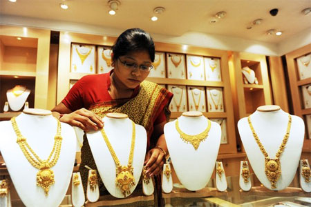 Ấn Độ bắt vụ buôn lậu vàng lớn kỷ lục