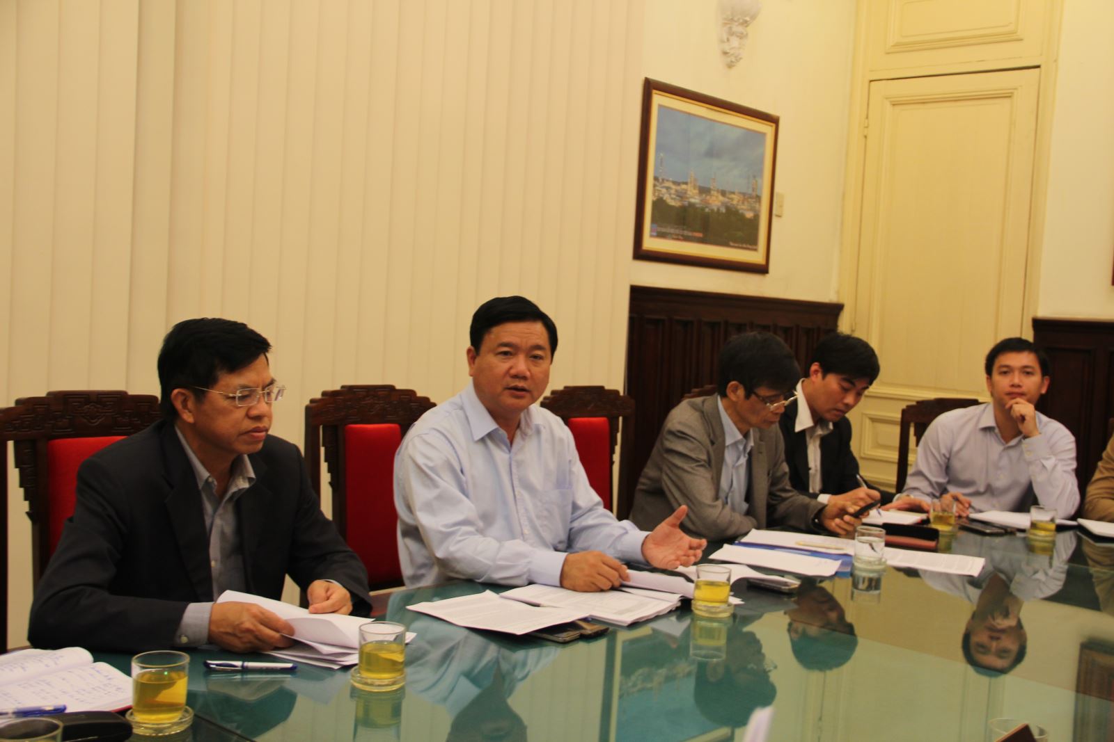 Bộ trưởng Đinh La Thăng chủ trì cuộc họp nghe báo cáo về Dự án Cảng HKQT Long Thành