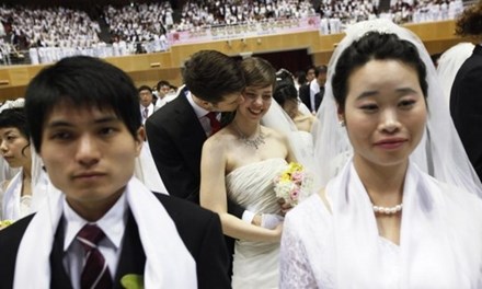Vì sao Hàn Quốc bãi bỏ luật cấm ngoại tình?
