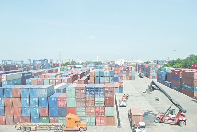 Trên 1.000 container hàng tồn đọng tại cảng Sài Gòn: Cần xử lý nhanh, tránh lãng phí