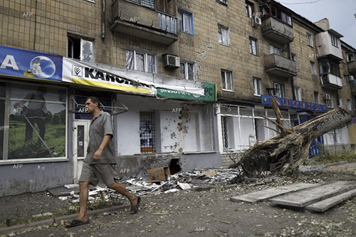 Dịch vụ rút tiền chợ đen sinh sôi ở Donetsk