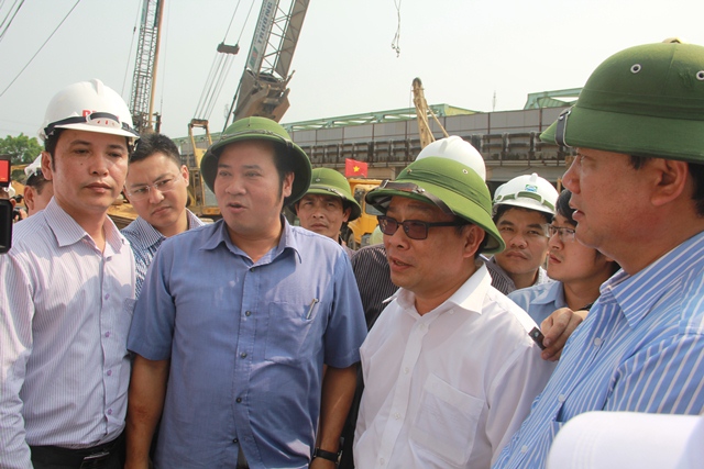 Bộ trưởng Đinh La Thăng kiểm tra thi công hầm đường bộ Phú Gia.